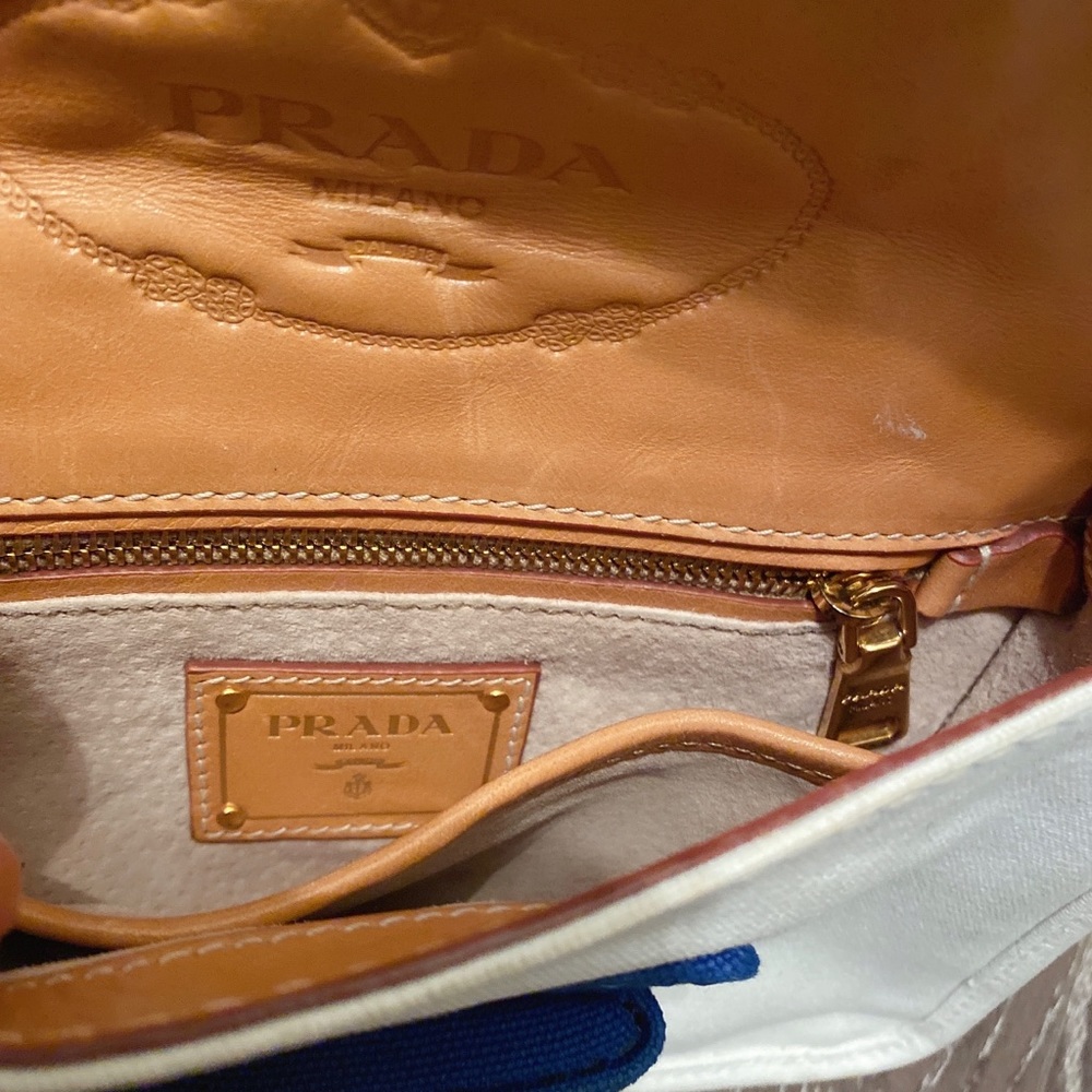 Vintage Prada handbag - Picture 4 of 13